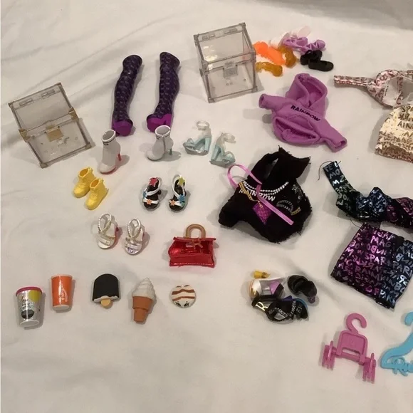 Rainbow High Clothes and Shoes Lot - Picture 4 of 6